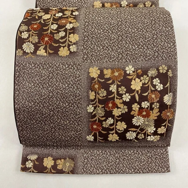 Japanischer Kimono-Obi aus reiner Seide, Grasblumen, Goldfaden, Braun für...