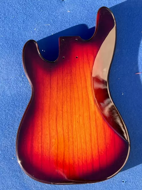 Cuerpo de bajos de precisión TrueTone Strat Relic de 1970, Sunburst 2