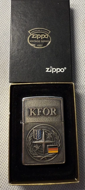 Zippo Feuerzeug 'Joined Forces' – Klassisches Benzinfeuerzeug, Made In USA, Mit Lebenslanger Garantie