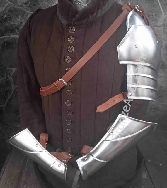 Single pauldron + pair bracers