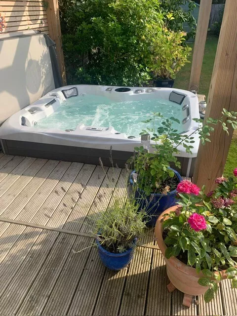 Westwood Hot Tub by British Hot Tubs, 2080mm x 1770mm x 81mm.