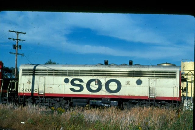 SOO 2201C F-7B, Chicago, Il, 09/77; Kodachrome Original