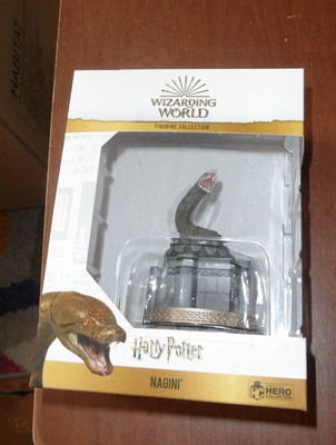 nagini harry potter figurine