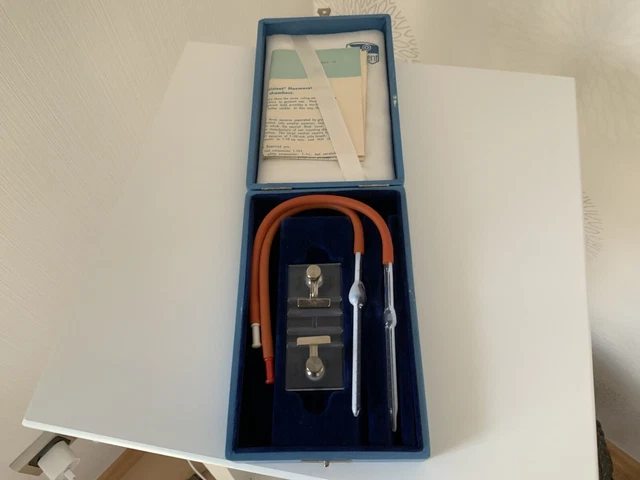 altes med. Instrument "HAEMACYTOMETER" & Pipetten aus Sammlung Arzt / Apotheker 2