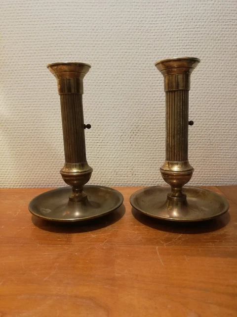 Ancienne Paire de Bougeoirs en Laiton