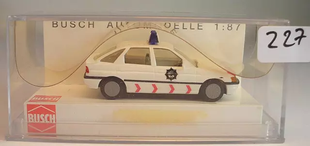 Busch 1/87 Nr. 45720 Ford Escort Limousine Polizei Niederlande OVP #227