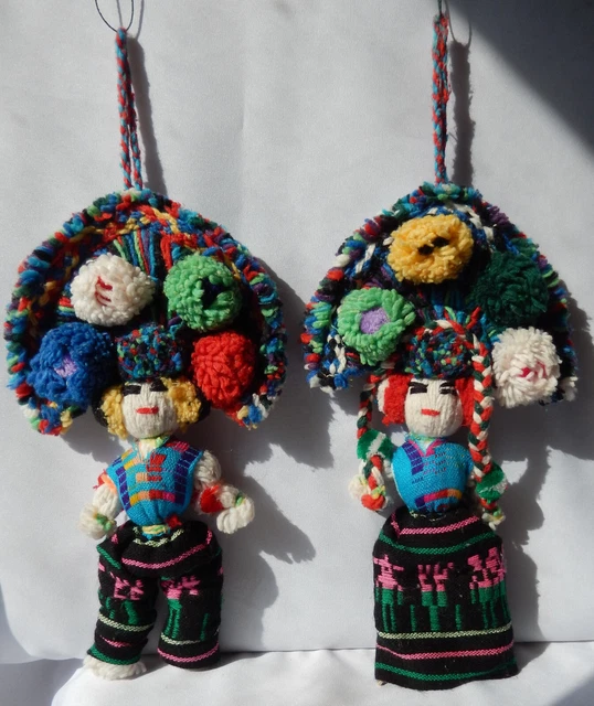Artisanat populaire du Mexique - Couple de poupées de laine traditionnelles