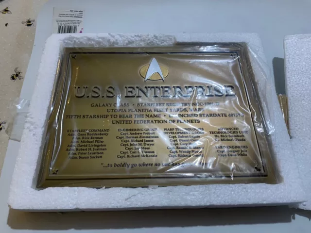 Eaglemoss Star Trek USS Enterprise NCC-1701-D   Plaque  New Still Wrapped ￼