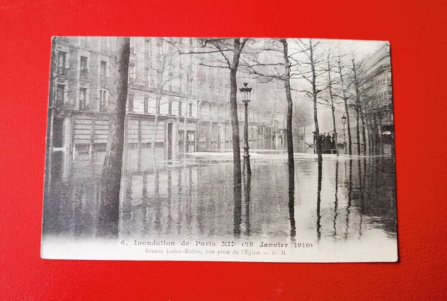 CPA 75 Inondation de Paris XXIIe 1910 - Avenue Ledru Rollin vue prise de l'Eglis
