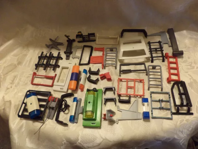 playmobil lot  pieces vrac pour voiture camion tbe