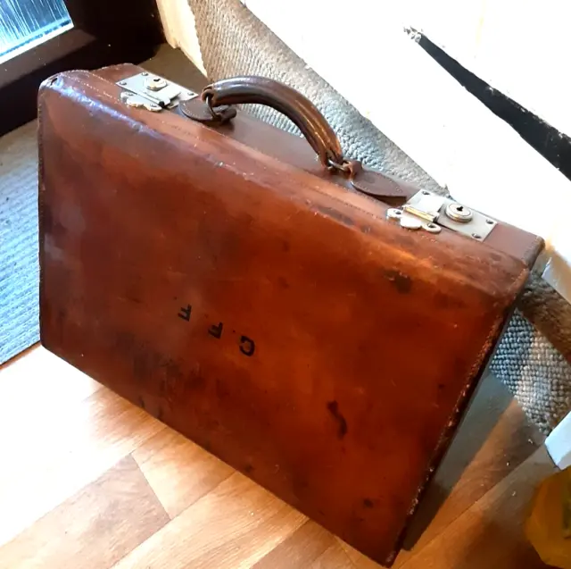 Vintage leather c1920 DH EVANS CO LONDON executives attaché briefcase suitcase