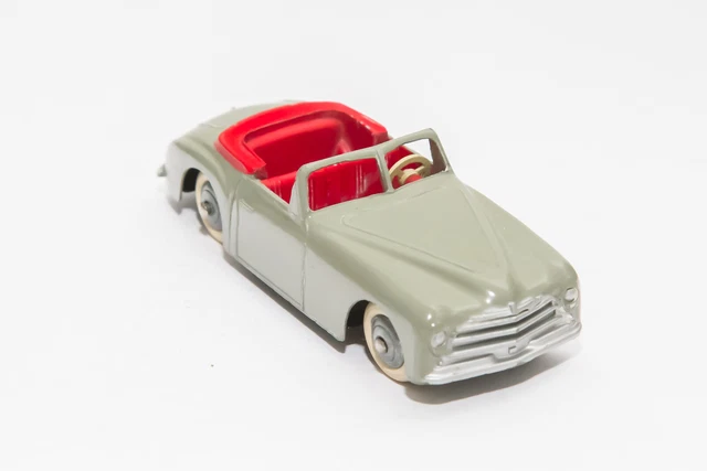 Dinky Toys Simca 1500 Break – Échelle 1/43 – Miniature Ancienne – Occasion