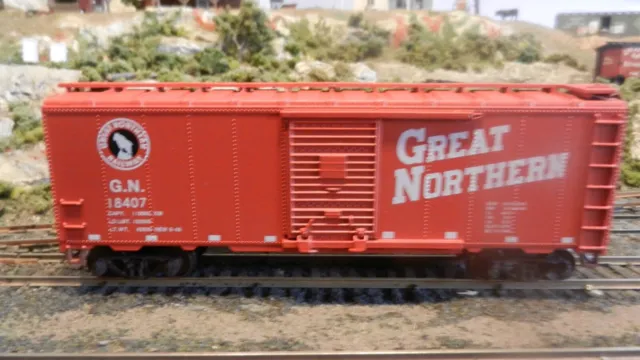 Athearn Rail Runner Ltd Run HO BB 40' Boxcar, Great Northern, Upgraded Exc