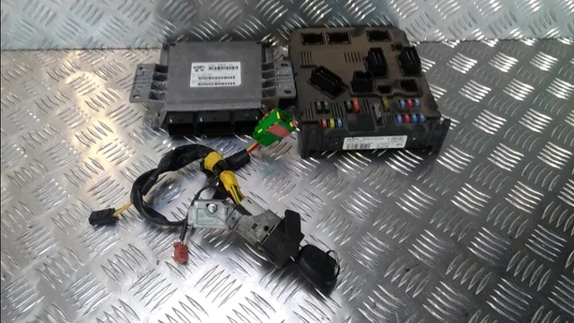 Calculateur Moteur Citroen C3 - 1 1938Gt  R:136060