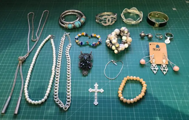 Costume Jewellery Job Lot x 20 Assorted Items Good Condition M2059