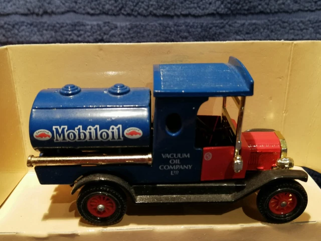 Mobiloil. Tankwagen von Matchbox.