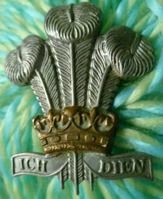 Royal Regiment of Wales Cap Badge Bi-Metal Slider ANTIQUE Original