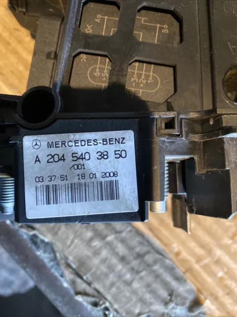 Mercedes-Benz C Class W204 3.0 Diesel Fuse Relay Box A2045403850