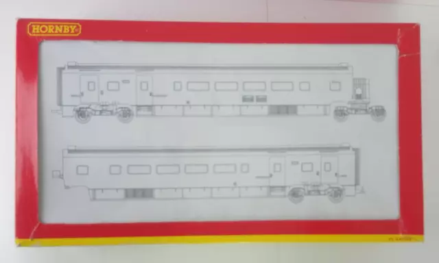 Hornby R4013C OO Gauge BR Class 373 Eurostar EMU Divisible Coach Pair 3219/3220