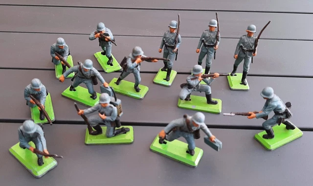 Soldats alleands supportant un soldat anglais, blessé c