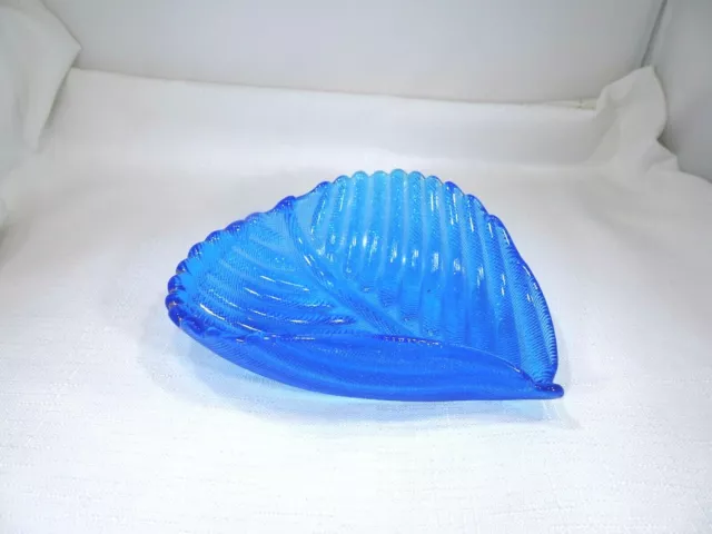 Vintage Deceased Estate Collectable Blue Glass Leaf Style Dish