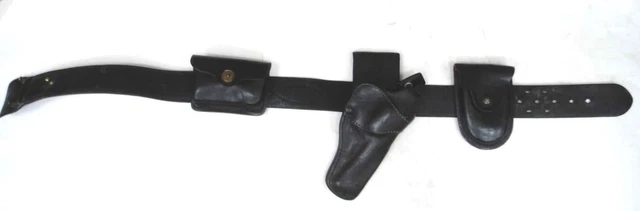 SAFARILAND Leather Belt Strong GUN HOLSTER Handcuff Holder Cathey Pouch police