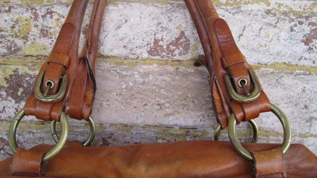 Sondra Roberts Brown Leather Retro Duffel Weekender Satchel Tote Shoulder Bag 19