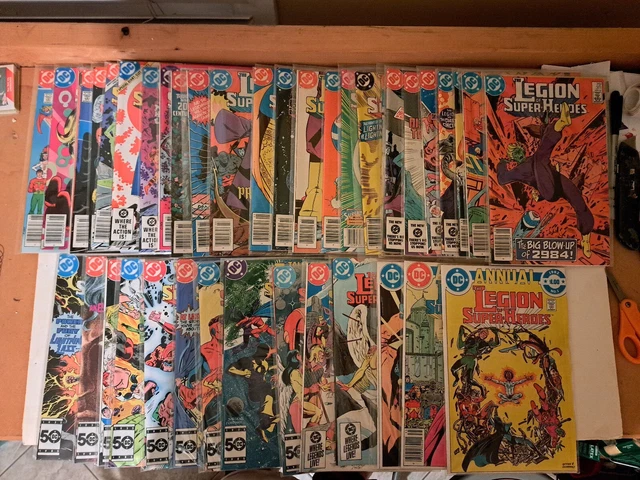 THE LEGION OF SUPER-HEROES 44 issue lot #281+292 to 331+ annuals 1-3 (DC 1980)