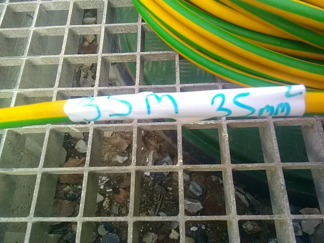 1 x 5m : fils / cable de terre  HO7-VK 35 mm² souple( bretelle disponible ) 2