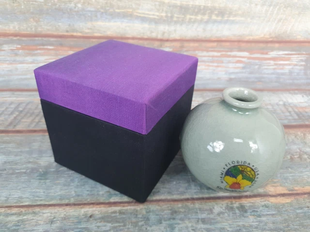 Collectable World Orchid Conference Vase 19th 10cm Tall Green Boxed