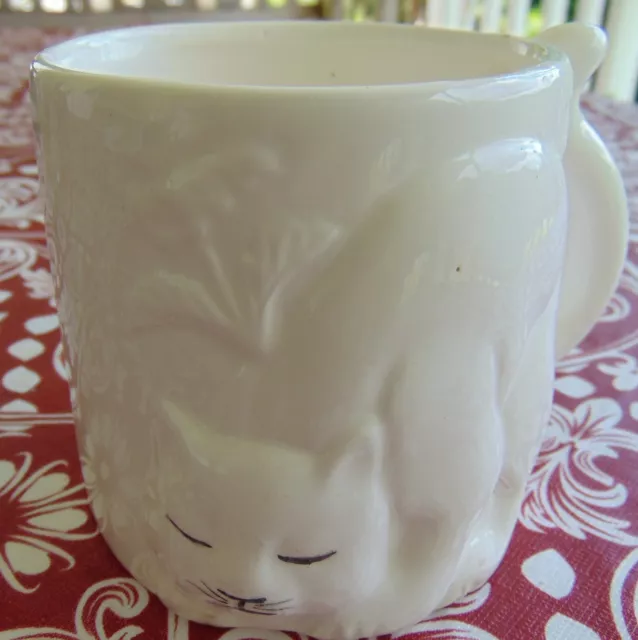 VTG Pier 1 Imports Sleeping Cat Coffee Mug 3D White Porcelain Tail Handle Kitty