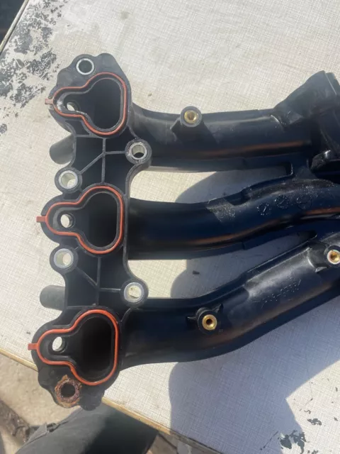 PIPE D ADMISSION PLASTIQUE   pour df 50 cv suzuki 4 tps. DE 2012