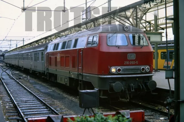 35mm Slide DB West Germany Railways Diesel Loco 216 050 1972 Original