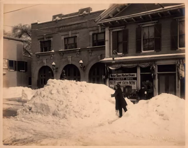 AMERICAN OLD TOWN HEAVY SNOWY STREETS MASS 1930s VTG E P McLAUGHLIN Photo Y 414