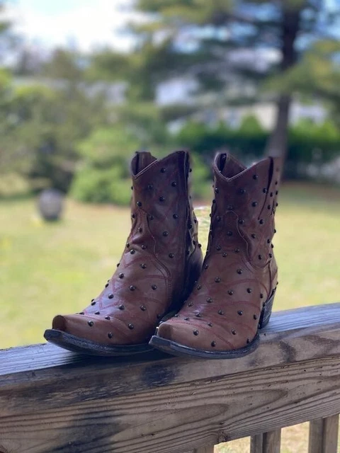 Old Gringo Studded Cowgirl Boots Short Sz 7 B Carmel Brown Red Stitching Studs