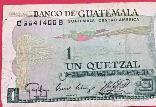 1983 Guatemala 1 UN QUETZAL Banknote C3641400B Enero 6, 1983 w/Sleeve 3