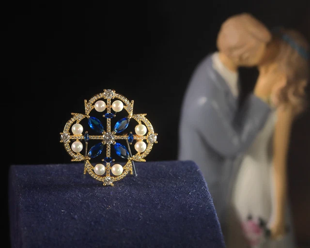 Broche Vintage Scarabée Turquoise Avec Perle Blanche – Style Doré Ancien Et Unique