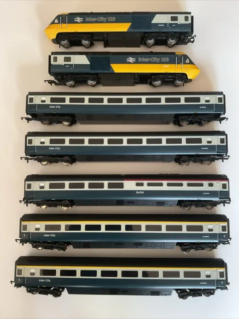 Hornby R3403 BR Intercity 125 HST Class 43 + 5 Mk3 Coaches 40th Year Of Service