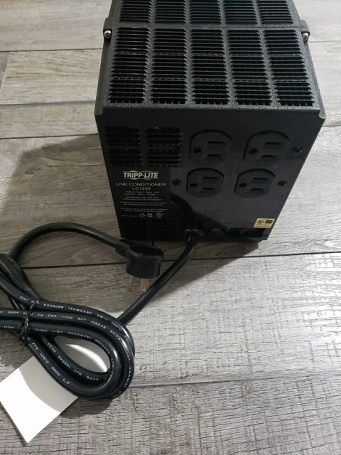 REGULADOR DE VOLTAJE TRIPP-LITE LC1200 1200W 110V DE 4 TOMAS