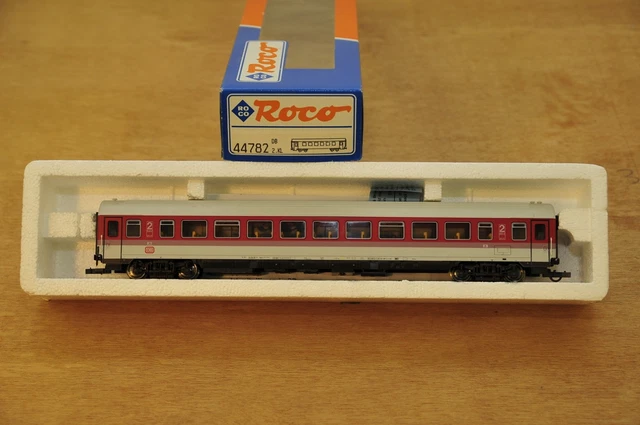 Wagon-lit Roco 64766 échelle HO (1/87) – Voiture DB T2S époque V, Pré-assemblé, Couleur Rouge