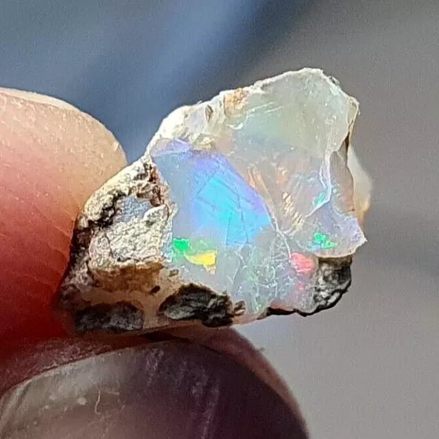 ★☆ PRECIOUS OPAL from Welo, Ethiopia - 1.1cm ☆★