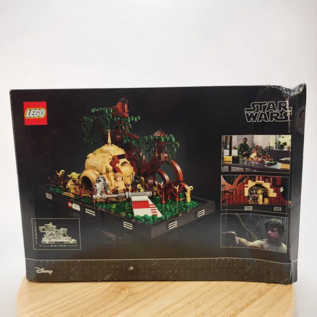 LEGO Star Wars 75330 Dagobah Jedi Training Diorama - Yoda, Luke Skywalker, R2-D2