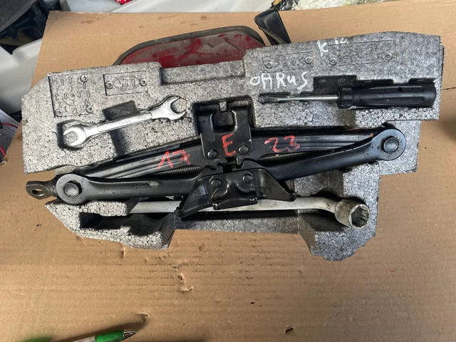 Original Kia Opirus Jack