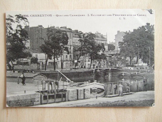 Cpa Charenton (94) Quai Des Carrieres - L'ecluse Et Les Peniches Sur Le Canal.