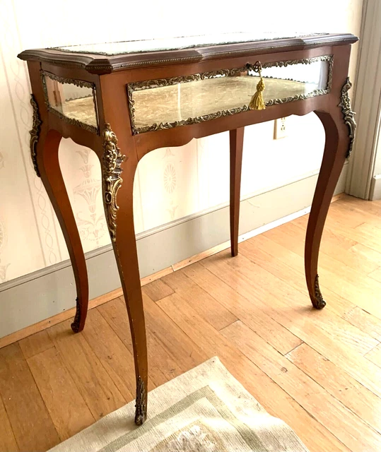 Vintage  Elegant Antique French Style Vitrine Table - with Brass Ormolu Mounts