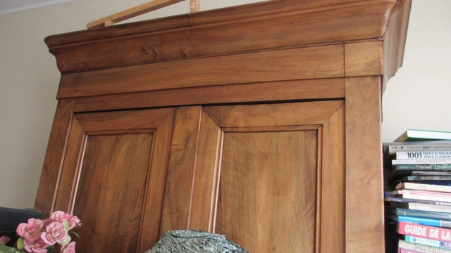 Antique Wardrobe (new info included) 2