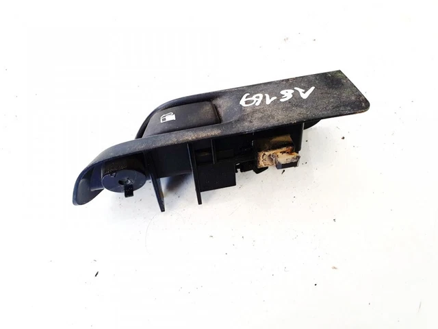 Interruttore tappo carburante (pulsante interruttore porta carburante) per Toyota Yaris UK1632527-11