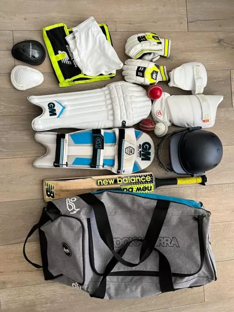 Youth Cricket Kit Bundle Age 9-12 years: Helmet,Leg Pads, Wheel Bag and Bat.