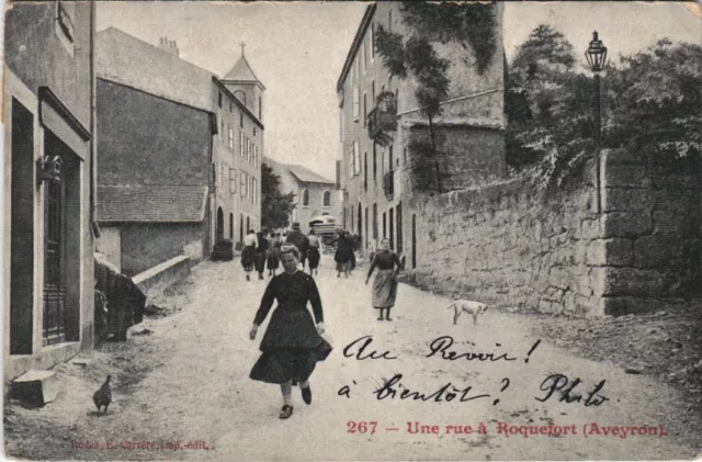 CPA Une rue a ROQUEFORT (160893)