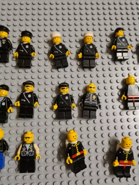 Lego Minifiguren Konvolut Polizei Und Feuerwehr Aus Diversen Releasejahren Plus 3